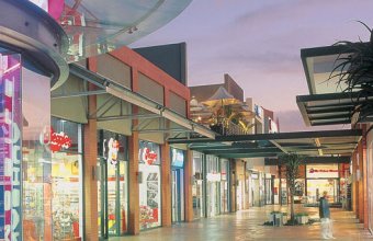 ballito_shopping_lrg ballito_shopping_lrg
